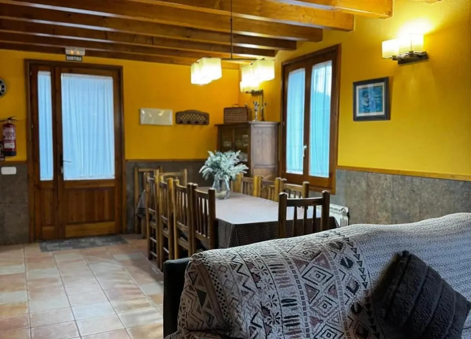 הוילה Charming House In Ogassa, Perfect For 10 Guests ספרד